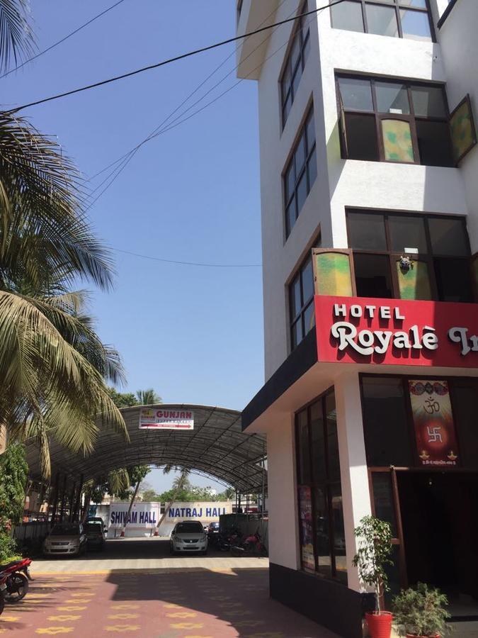 Hotel Royale Inn Vapi Exterior photo