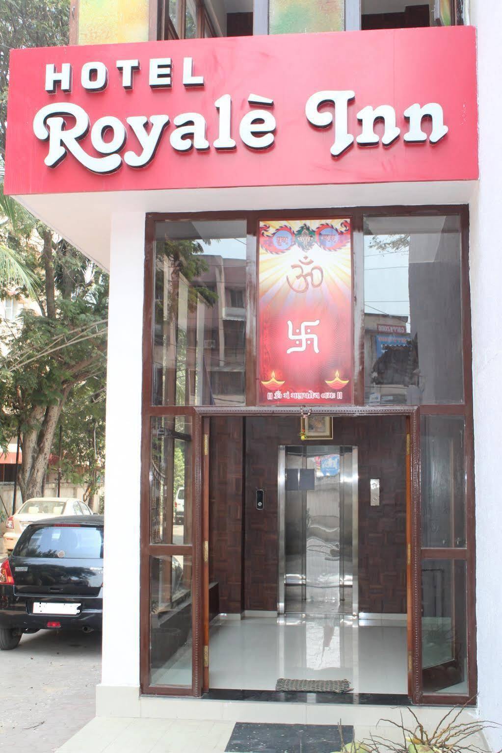 Hotel Royale Inn Vapi Exterior photo